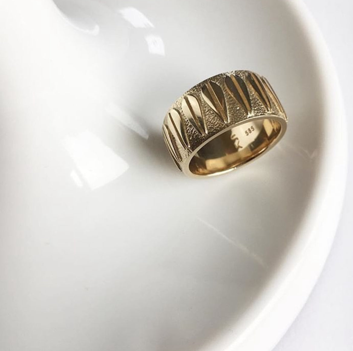 Lotus unisex ring, gold